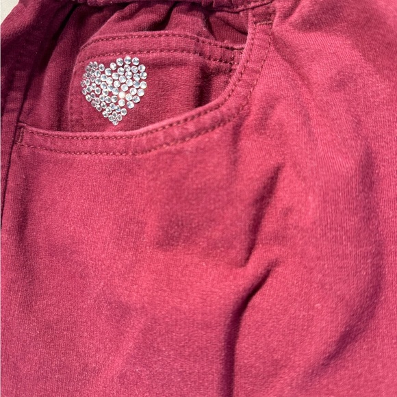 Quacker Factory Jeans burgundy rhinestone heart on pocket rhinestone grommets - Picture 6 of 10